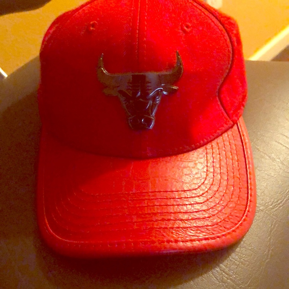 Rare limited Bulls Strapback - Picture 1 of 2